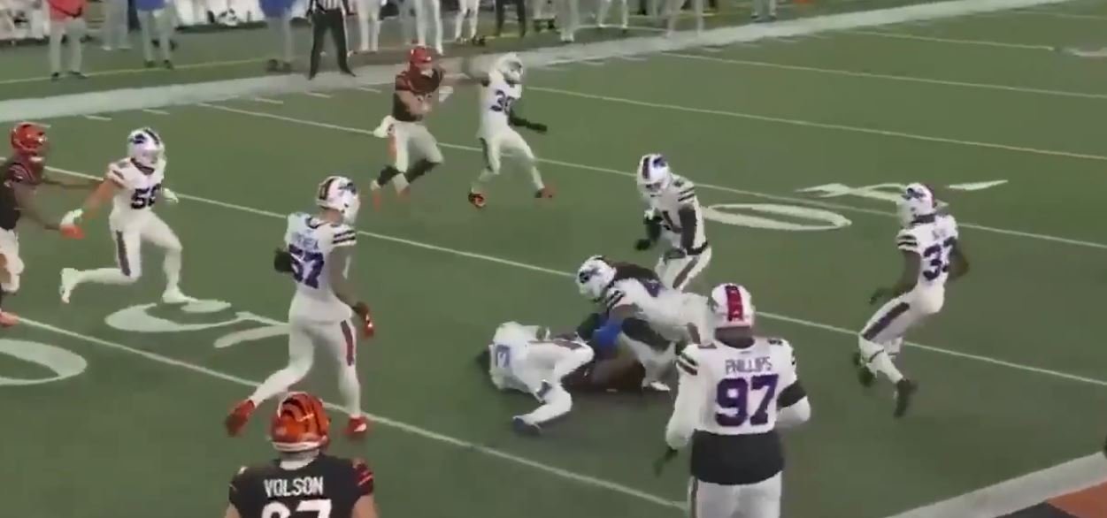 “Died Suddenly” Tops Internet Searches in Wake of Damar Hamlin’s Cardiac Arrest